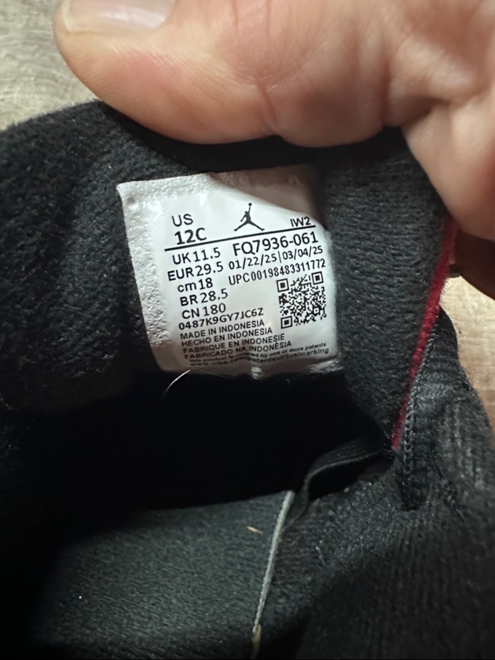 Nike Kids Black and Red Low-Top Sneakers - Picture 2 of 4